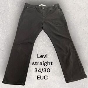 Levi straight leg jeans 34/30 EUC